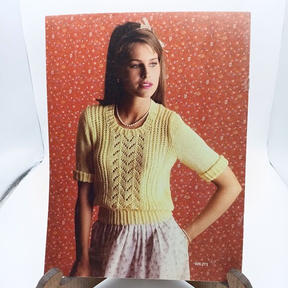 Sophisticates in Cassino and Saluki Book 273, Vintage Bernat Handicrafter Patter - Picture 3 of 3